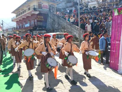 Pauri Sharad Utsav begins with march past and captivating tableaux