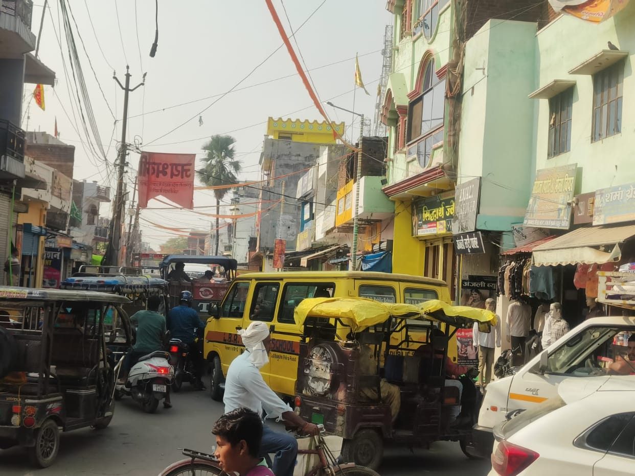 Encroachment in the city, people struggling with traffic jam