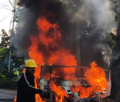 Thar vehicle turns into a ball of fire in rudrapur