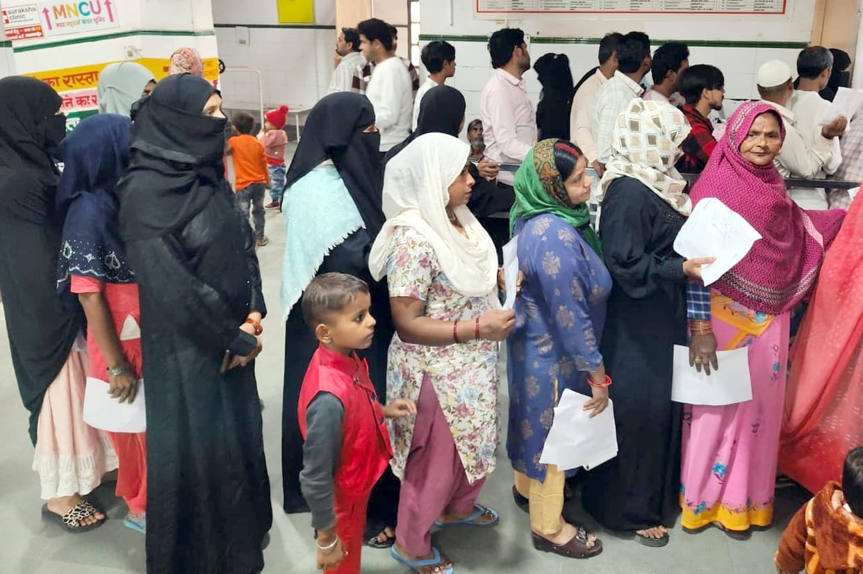 Dengue-malaria tests are being conducted on selected people in the district hospital.