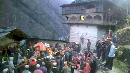 The grand meeting of the three gods at Ropa