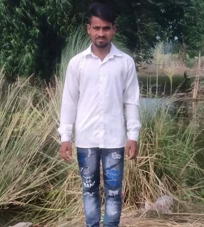 Two brothers riding a bike died after being hit by a Bolero.