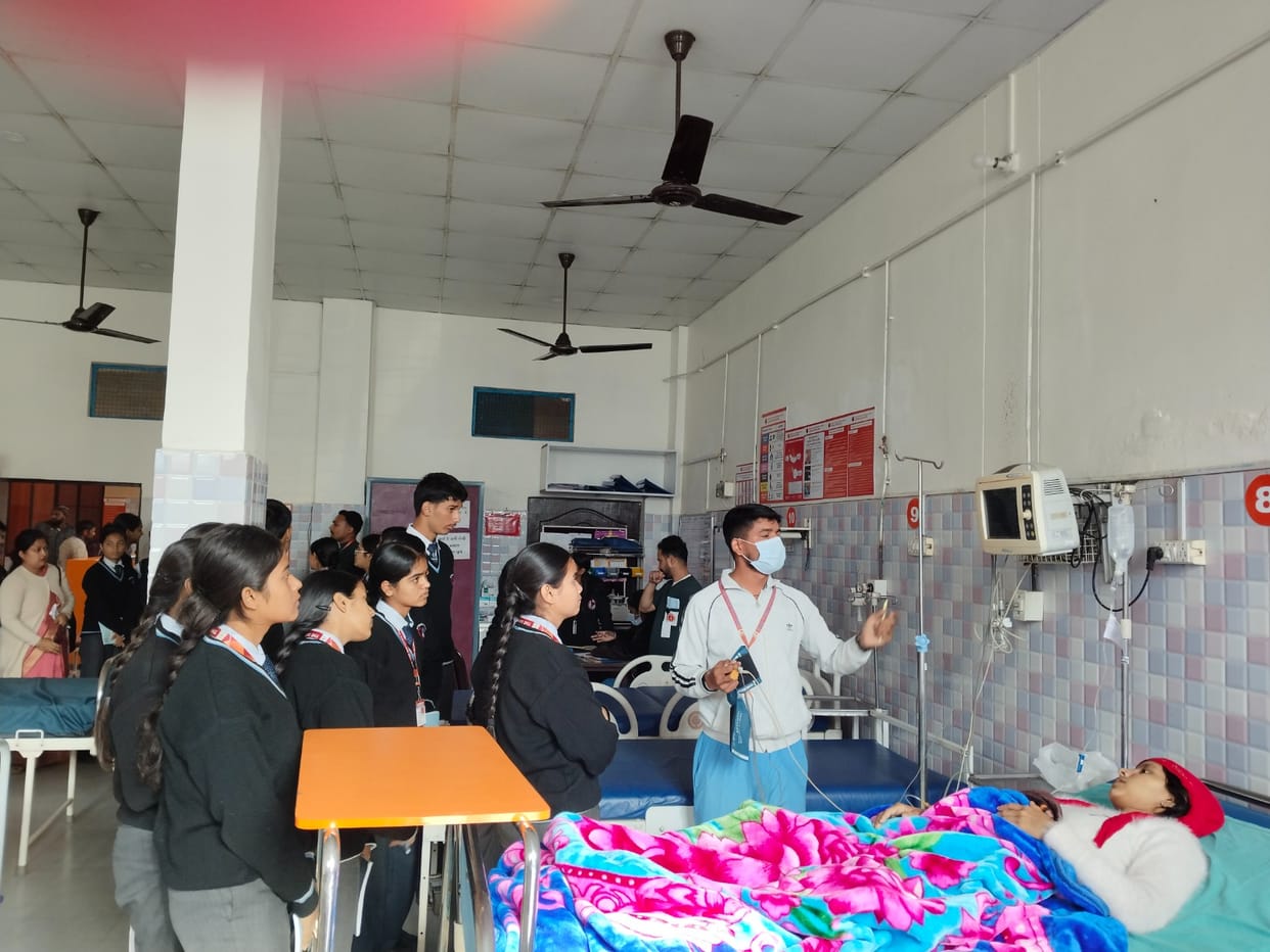 Students visited the hospital