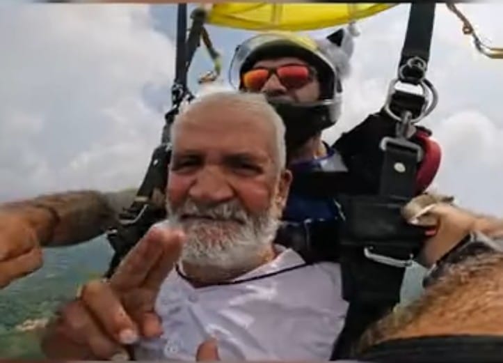 80-year-old Baldev Singh jumped from a height of 4,572 metres.