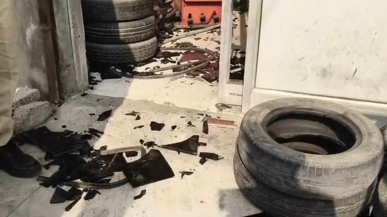 Shop vandalised over tyre price dispute