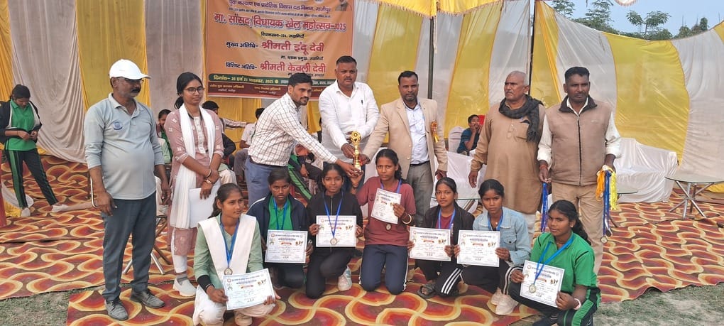 SVM Inter College Bahriabad became the overall champion
