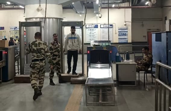 girl jumped in front of train at Najafgarh Metro station