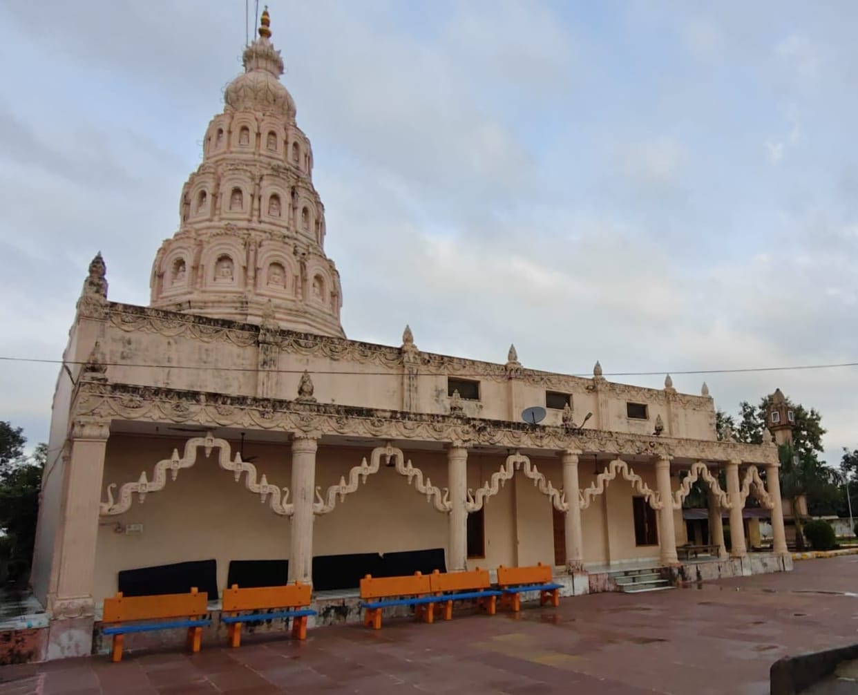 Lord Pushpadanta Nath's birth anniversary will be celebrated in Khukhundoo today, with Jain devotees flocking to the festival.