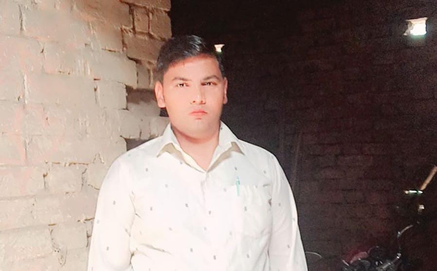Man dies after being hit by train at Raipur Junction; innocent child was waiting for his home