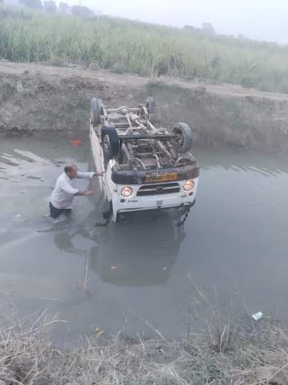 Uncontrolled mini truck falls into canal, driver injured