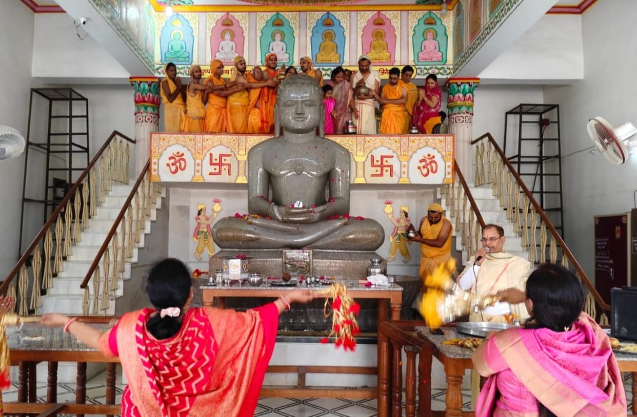 Pushpadanta Nath's birth anniversary was celebrated with great pomp.