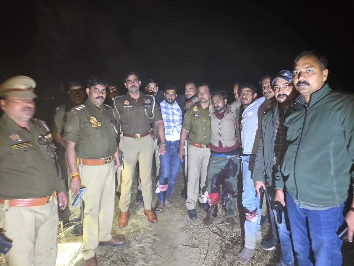 Five criminals who robbed a bag full of jewellery from a bullion trader were arrested in an encounter.