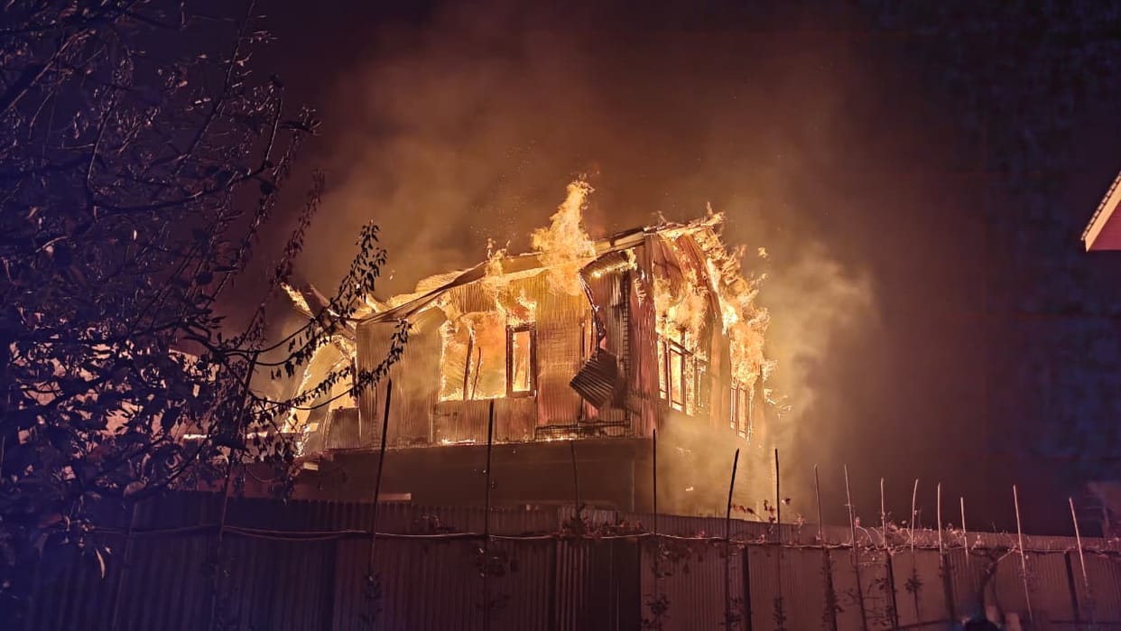 Srinagar, Fire in Pulwama, House in Tengpona
