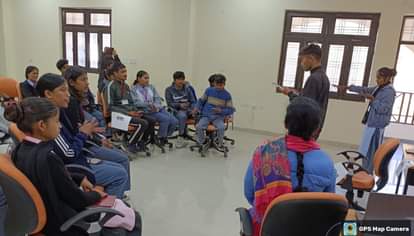 Opposition raises sharp questions on issues of unemployment, pollution and land laws in Youth Parliament