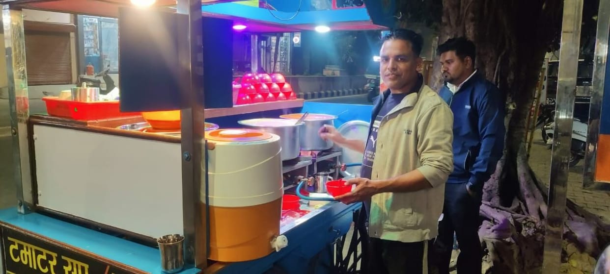 Soup becomes a healthy drink in the cold, crowds gather at shops