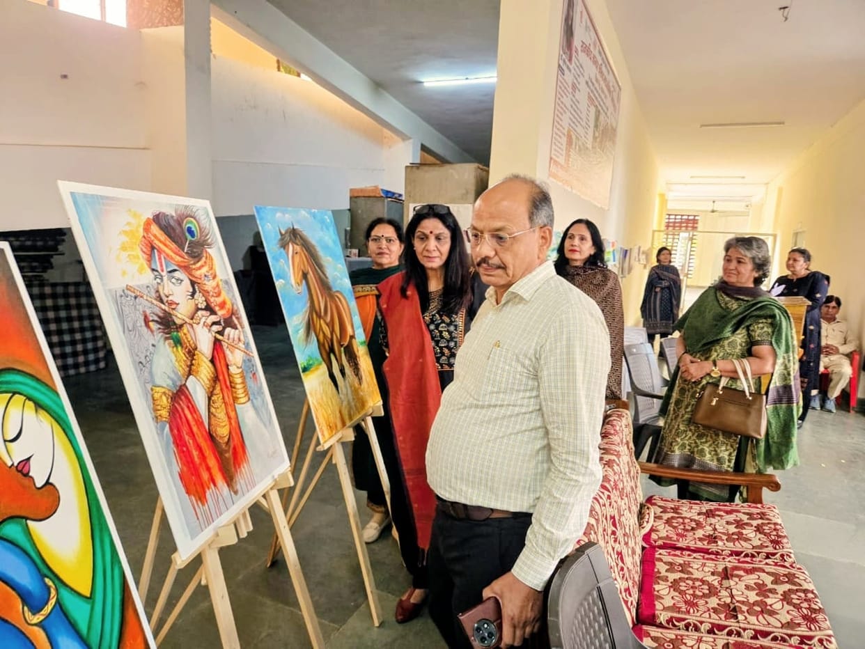 Exhibition of teachers' artworks organised in school