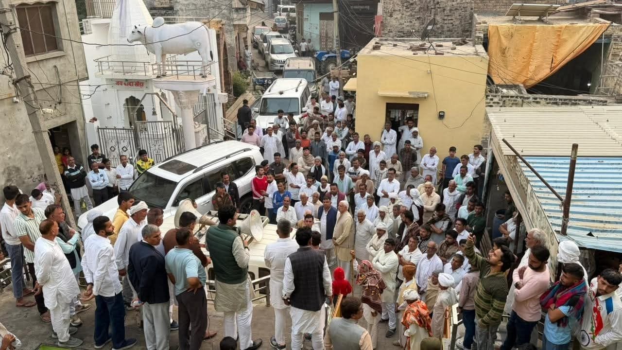 Go door to door and give invitations for the foundation day: Dushyant Chautala