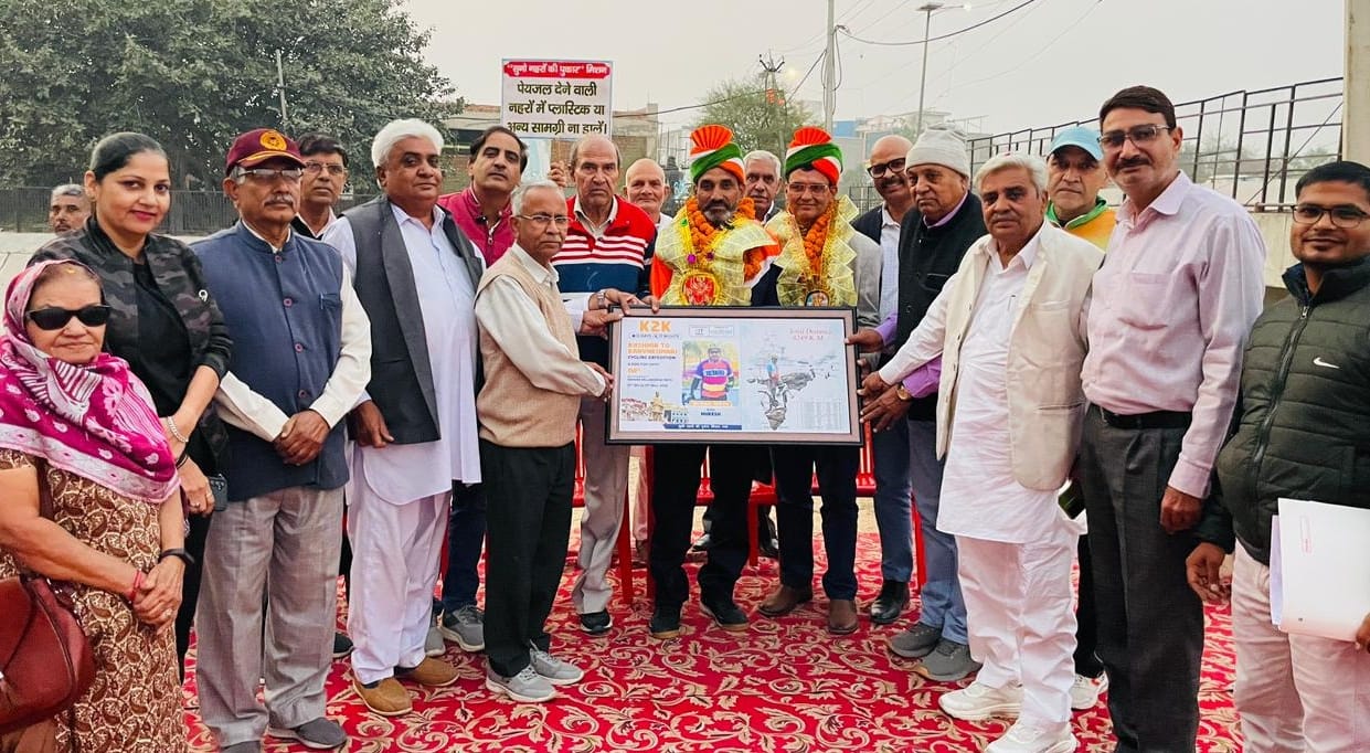 Mukesh and Raj Prakash returned to Rohtak after cycling 4100 km in 16 days.