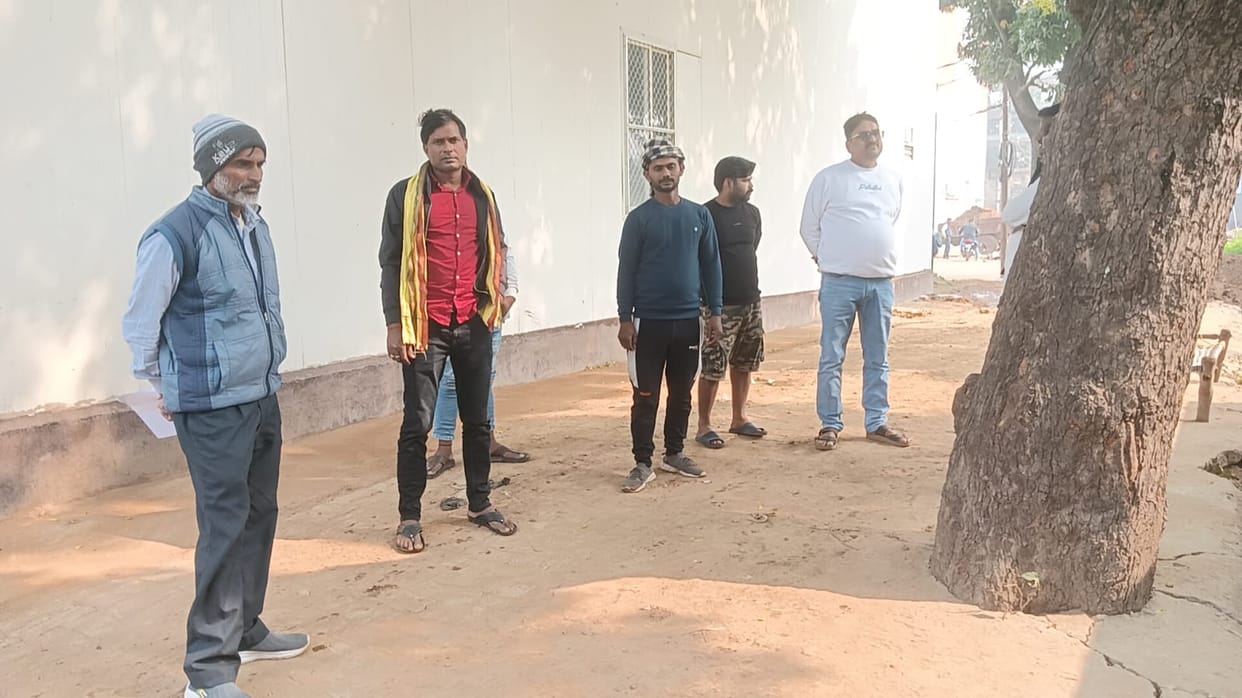 Sensation due to finding the dead body of a youth near Banahi station