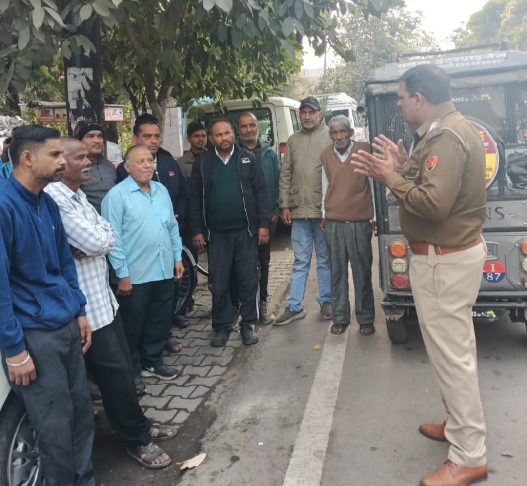 Explain traffic rules to drivers