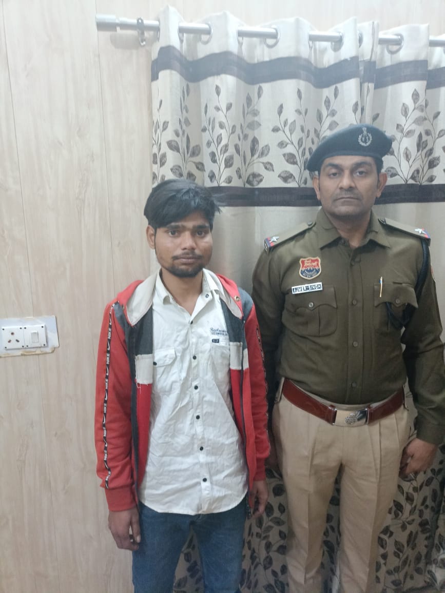 Three arrested for illegal arms smuggling