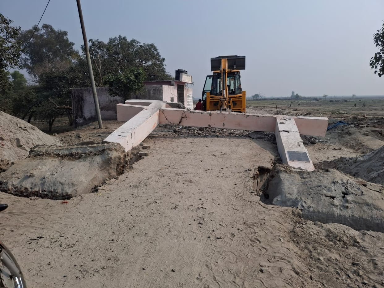 Memorial gate of former MLA demolished during road widening