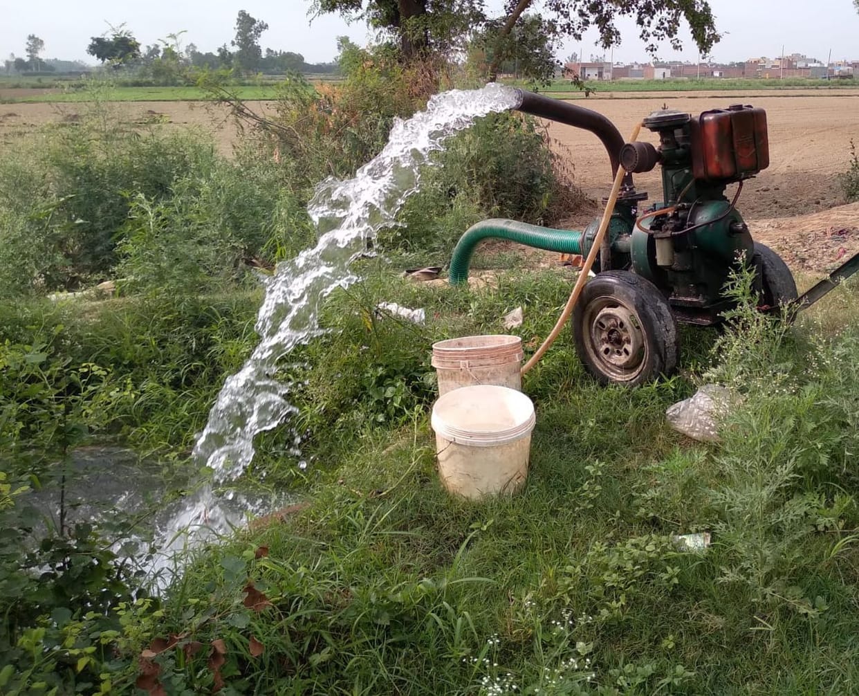 There is no water in the canal and canal, farmers are worried about sowing wheat.