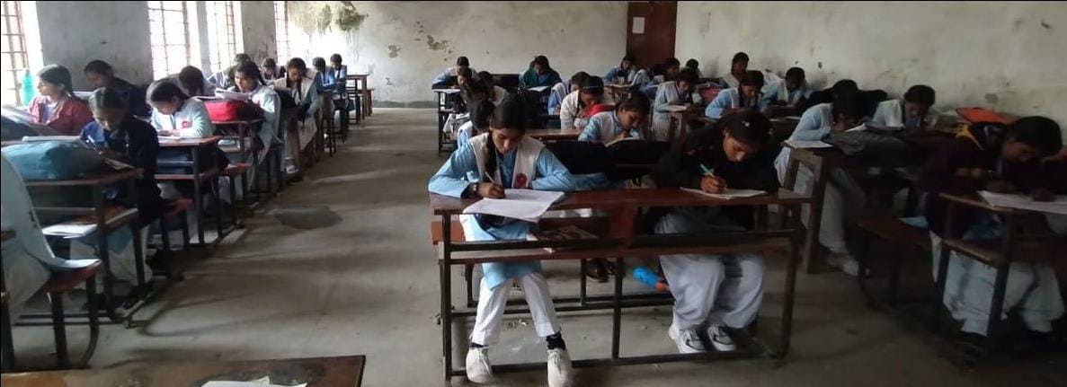 Aditi tops in essay, Vanshik tops in speech