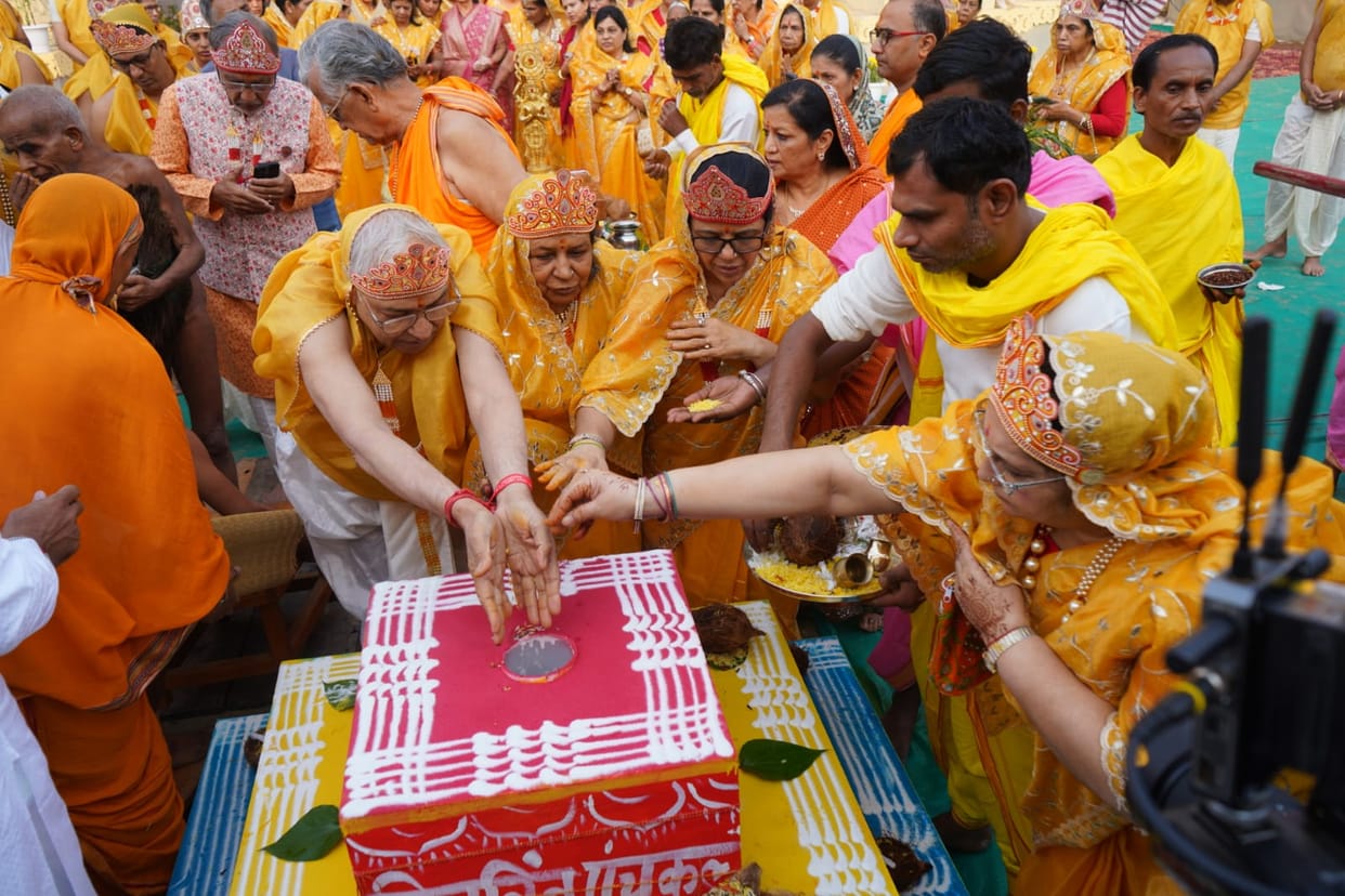 Jain scholars from across the country arrived for the Panchkalyanak Pratishtha.