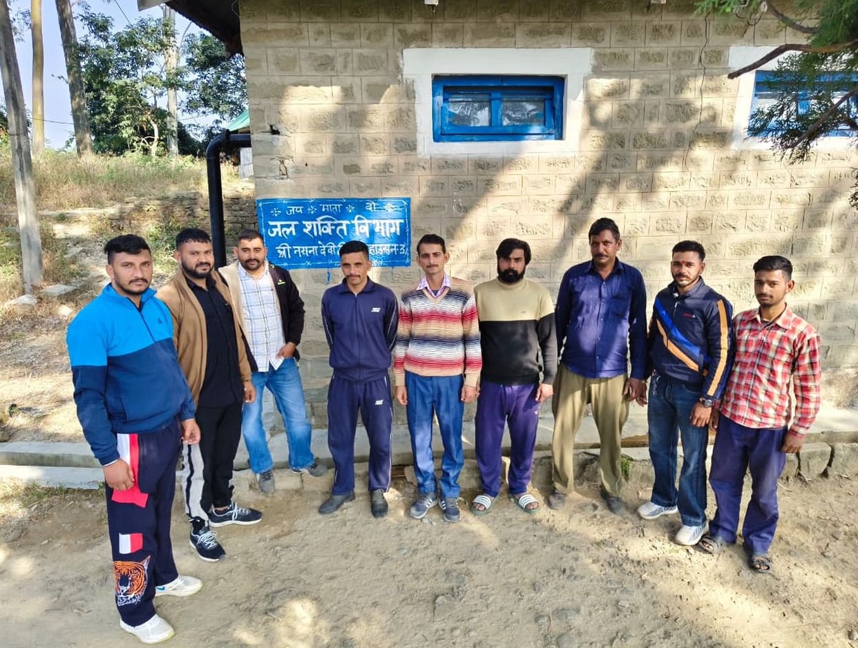 No salary for a year and a half, employees of drinking water schemes on the verge of ruin