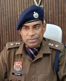 SP said- Travelling in fog is risky, follow the rules.
