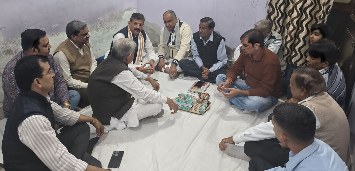 Cabinet Minister Bedi expressed his condolences by reaching Agrasen Nagar.