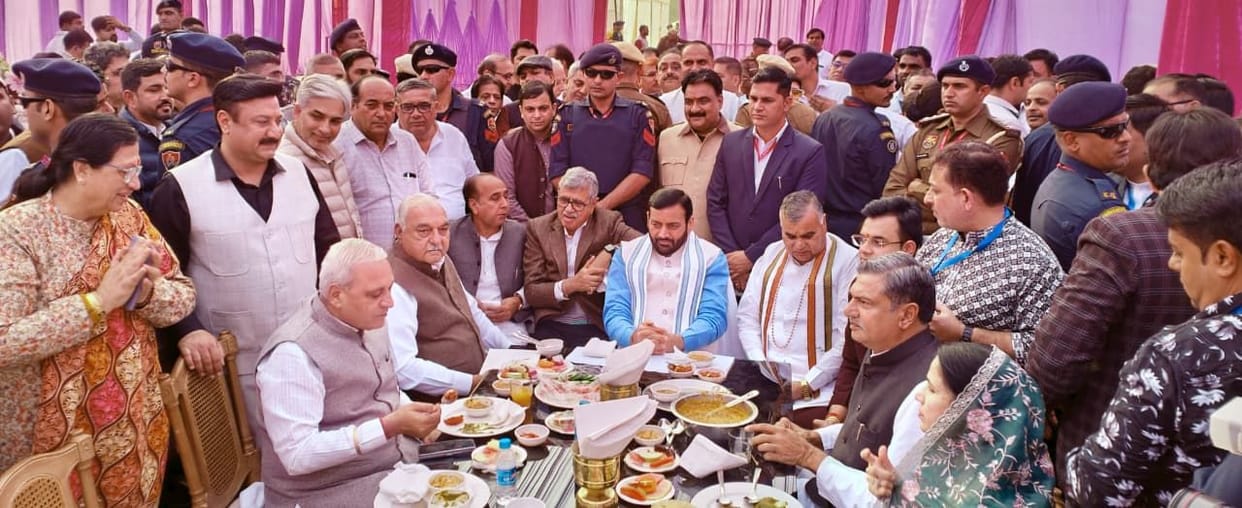 CM Saini attended the wedding of Deputy Speaker Dr. Krishna Lal Middha's son.