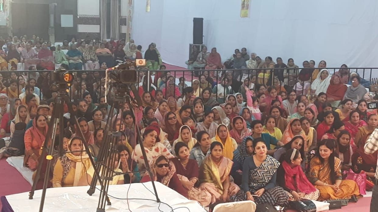 Listening to the Srimad Bhagavata Katha brings peace to the mind: Sakshi