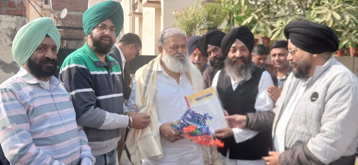 The cabinet minister accepted the demand of the Sikh representative and said that a building will be built in the name of Guru Ji.