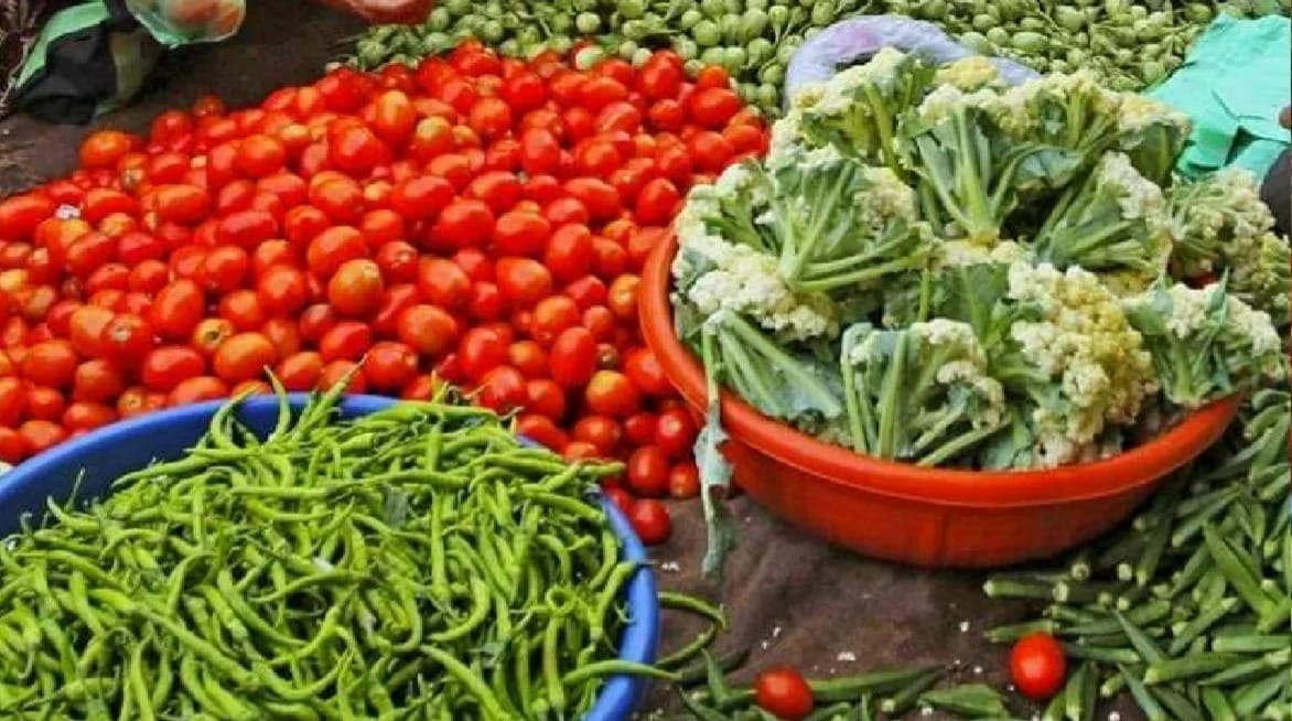 Tomato which was sold at Rs 20 per kg ten days ago is now selling at Rs 100.
