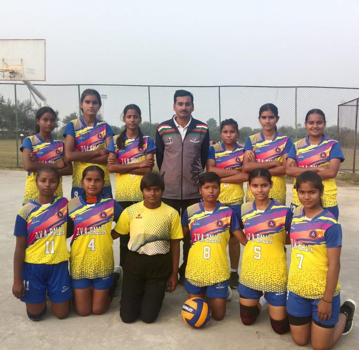 Azamgarh volleyball team reached the quarter finals