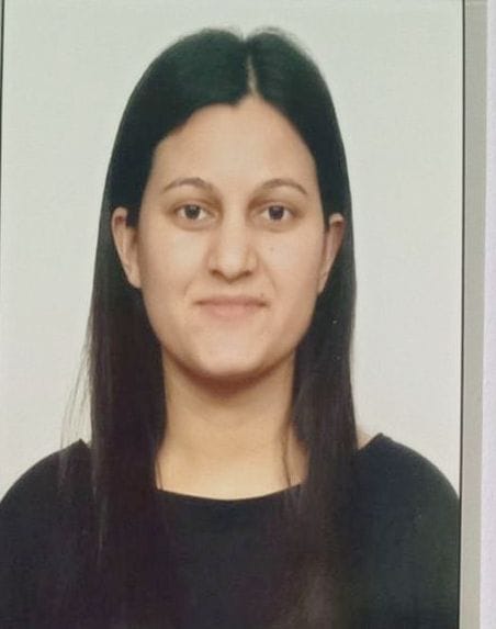 Manisha Negi of Chaura became Nursing Officer in AIIMS Delhi
