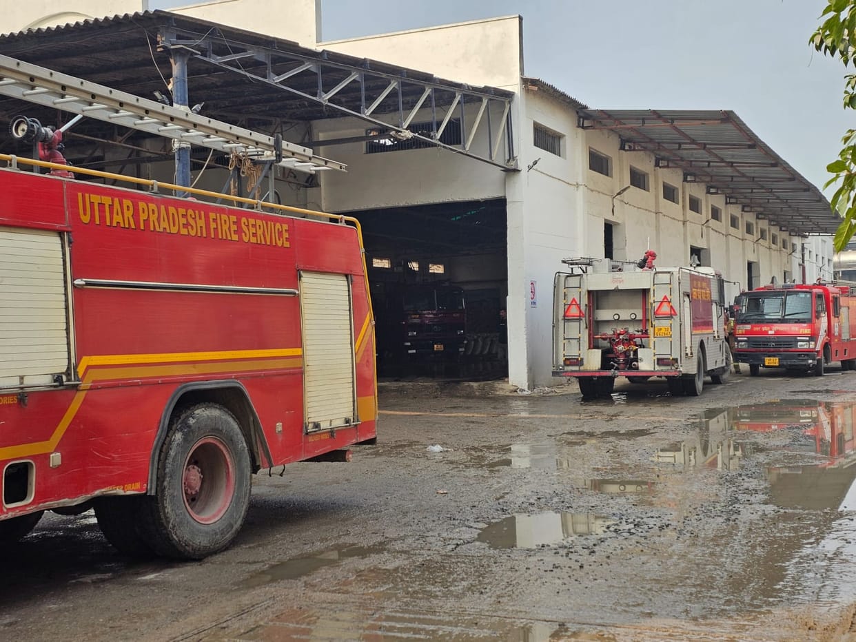 The fire at the bran oil factory was caused by a leaking pipeline valve.