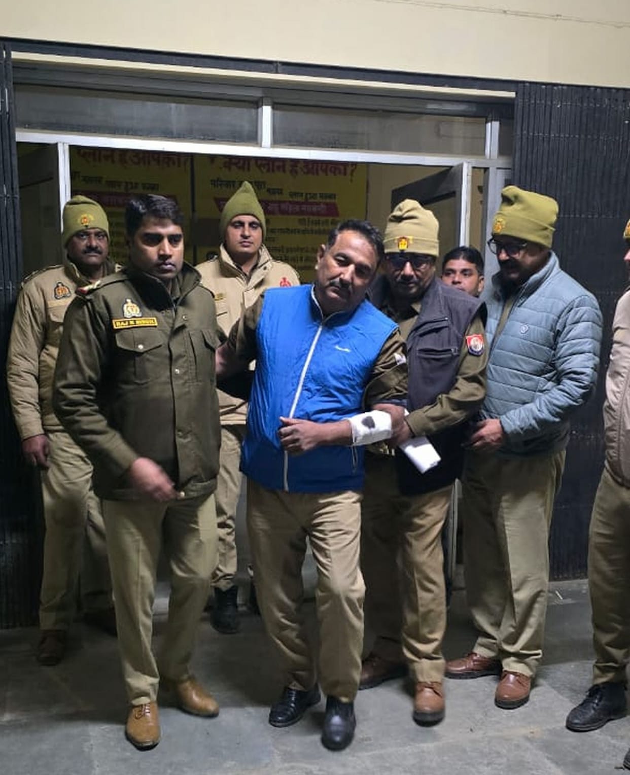 Two cow smugglers were shot in the leg in a police encounter and were arrested.