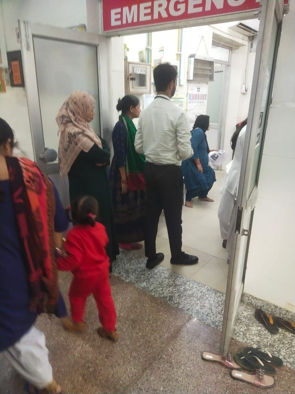 Waiting for admission in emergency, pregnant woman's pain increasing