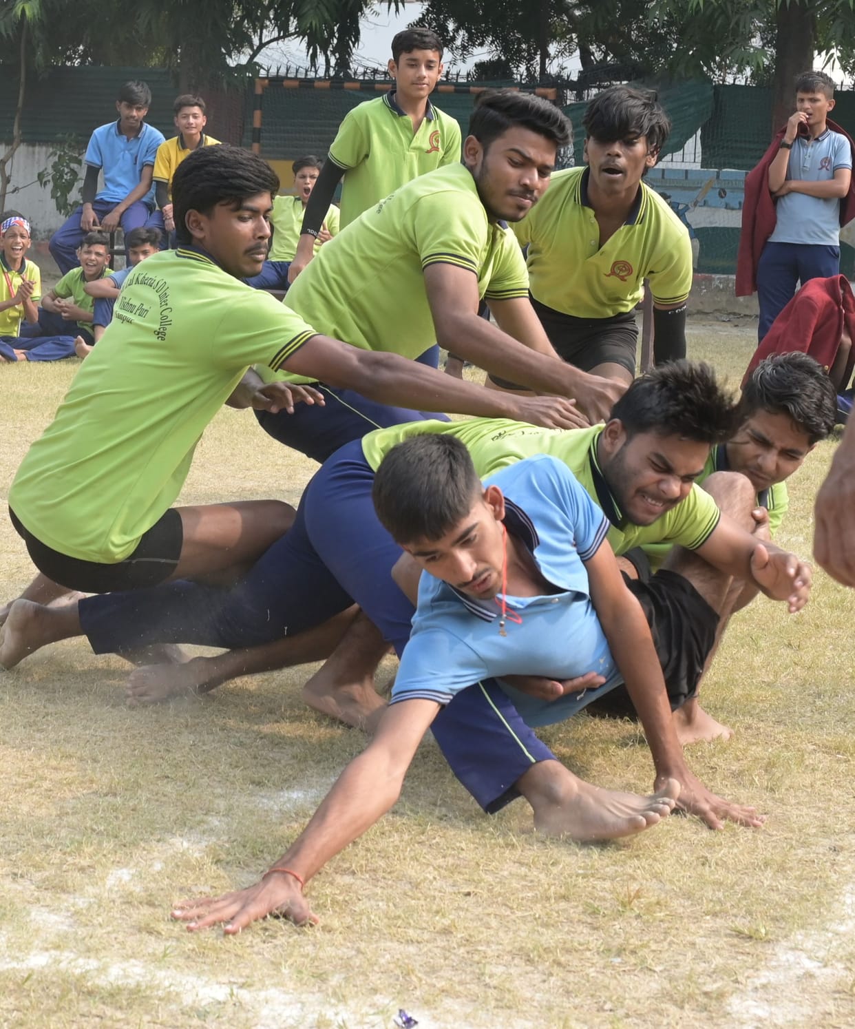 Anees and Anshi won the 100m race.