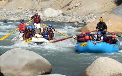 Tourism business starts blooming with the arrival of winter