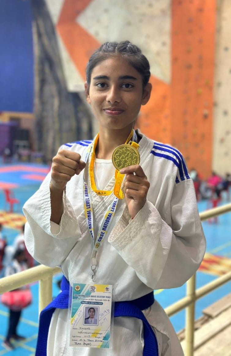 Khushi Yadav of Bah won the gold medal in CBSE National Karate