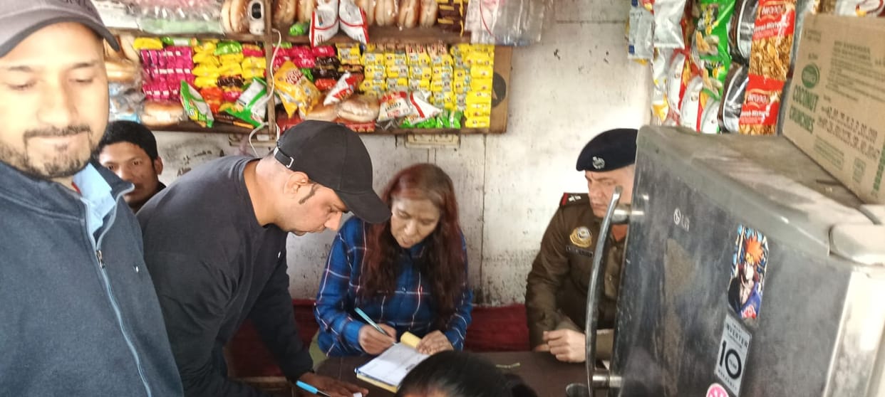 Tobacco products are being sold in large quantities at busy places in the city.