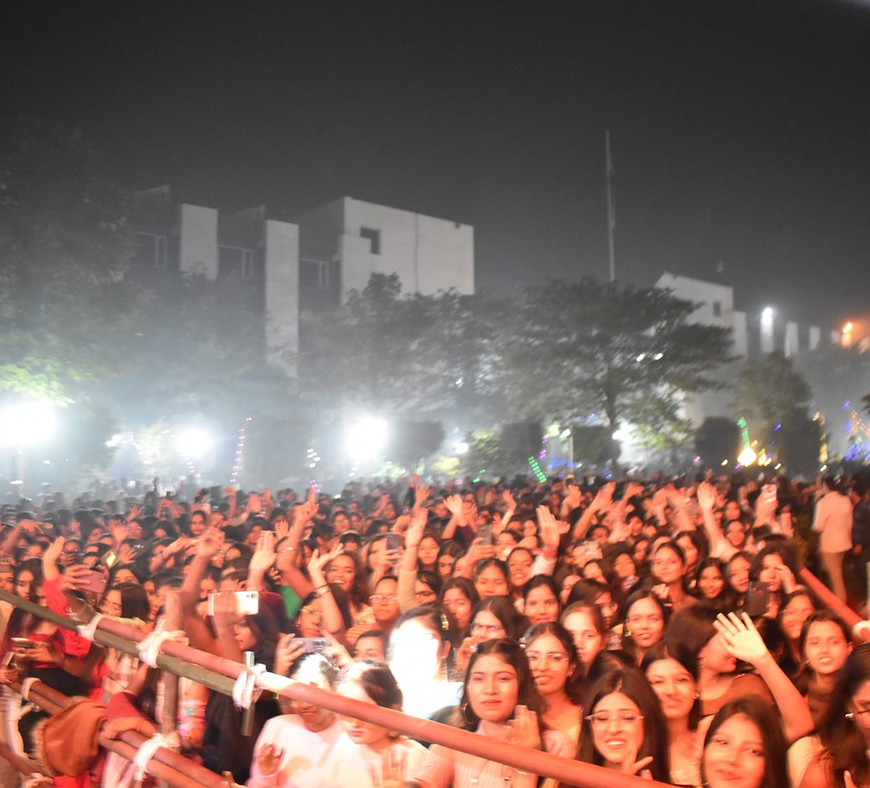 Engineering students danced to the performances of Jassi and Babbal.