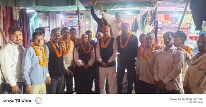 Shopkeepers of PD Jain Market came in protest against Mangal Bazaar