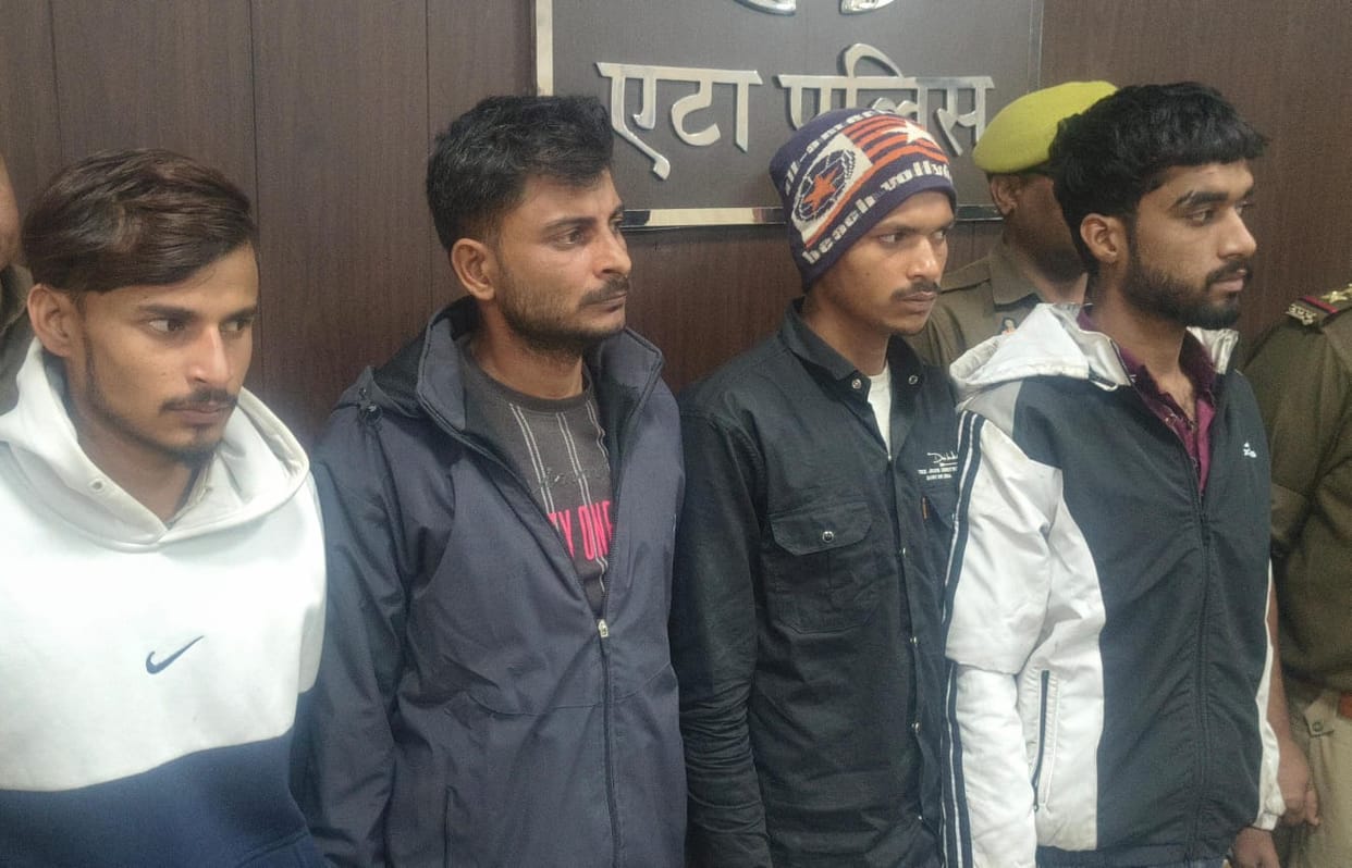 Aligarh gang steals liquor from a moving truck, 4 members arrested