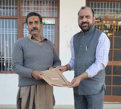 No one's livelihood should be snatched away in the name of development: Praveen