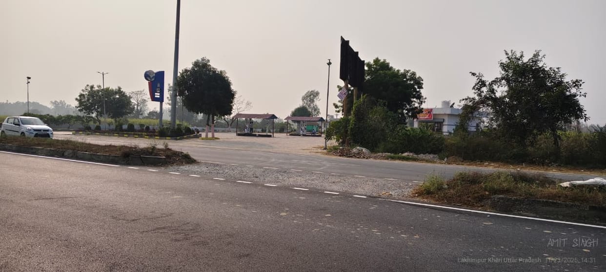 Illegal cuts on the highway... Fog can increase the rate of accidents